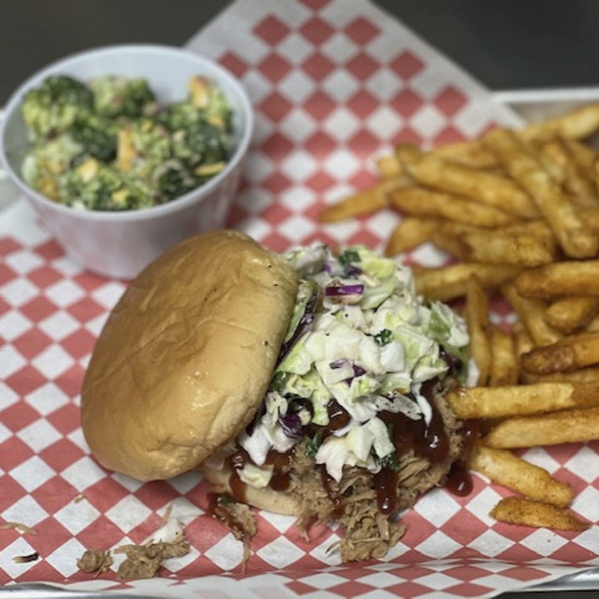 BBQ Pulled Pork Sandwich Dinner